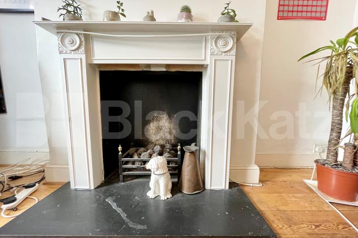 Triplex period house offering 1430 Sq. Ft. of living & entertaining space Khyber Road, Clapham Junction